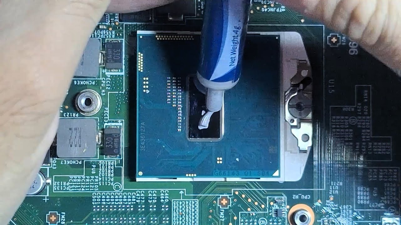 Cambio de pasta térmica a laptop VIT P2413