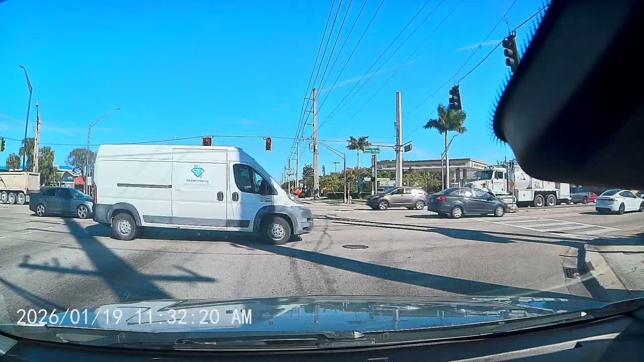 ICE Everywhere in Florida?! Dashcam Captures the Moment Drivers Panic