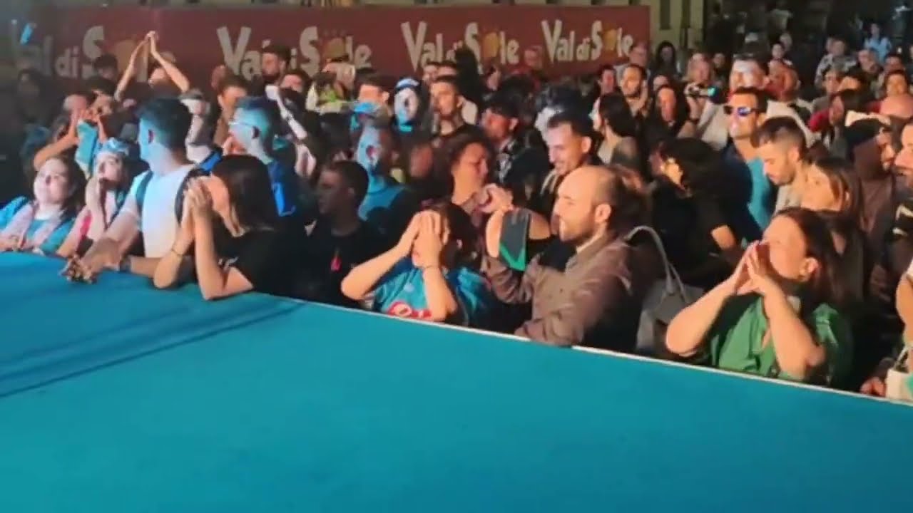 Presentazione SSC Napoli, cori per Mertens e Koulibaly dei tifosi!