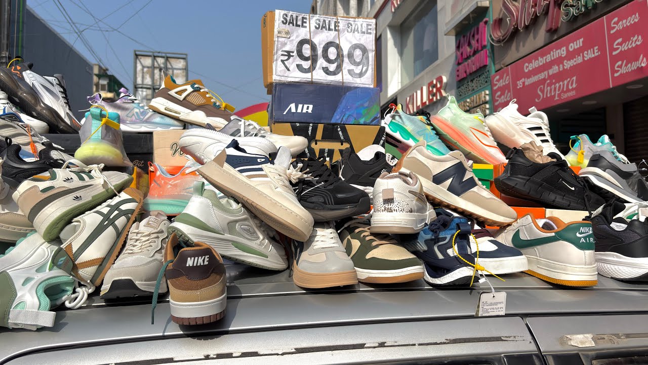 Karol Bagh Shoes Market | करोल बाग जूता मंडी | Cheapest Branded Shoes in Delhi | Delhi Shoes Market