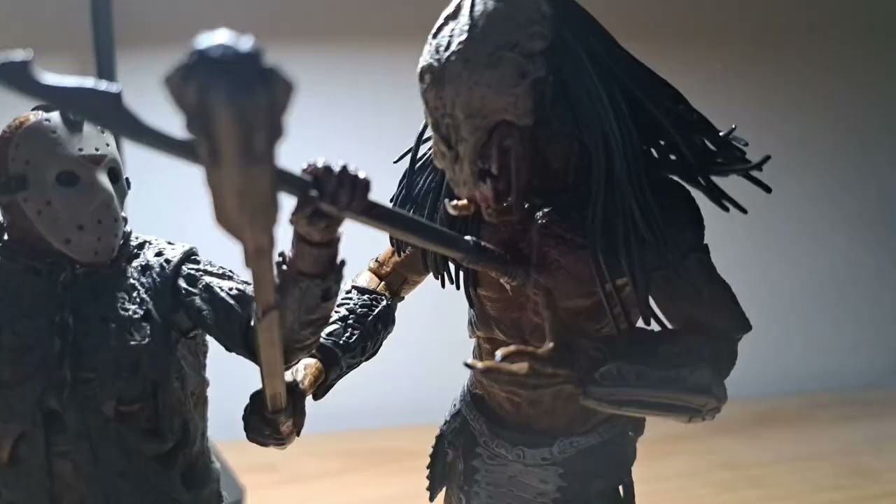 JASON VOORHEES VS PREDATOR 