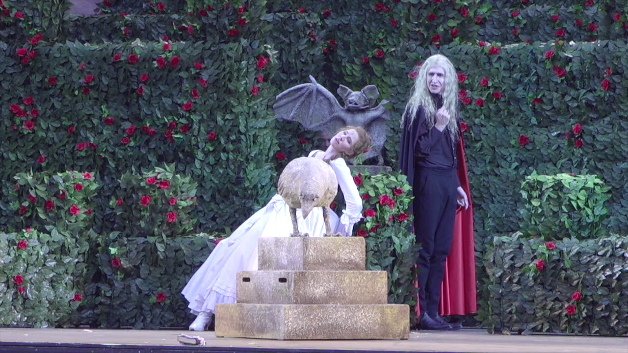 DRACULA - Heidelberger Schlossfestspiele - Theater und Orchester Heidelberg