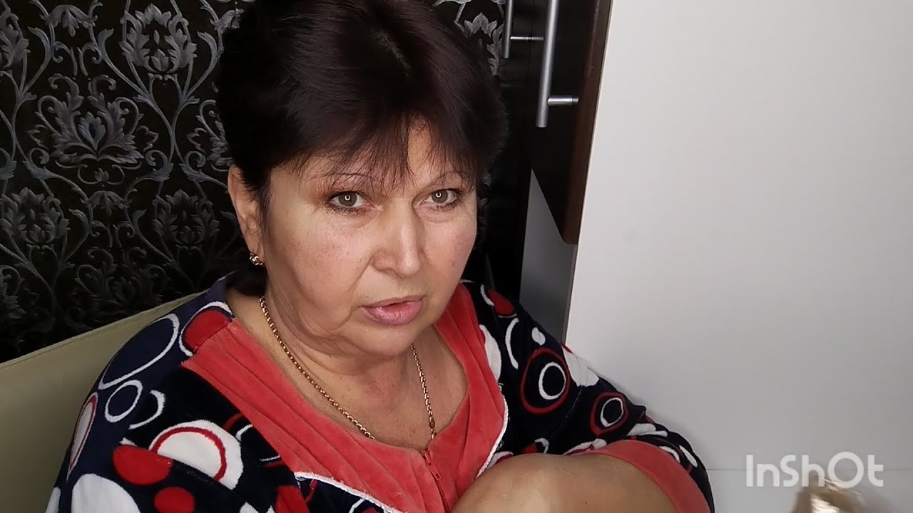 Vlog. Сделала проверку в огороде. Витя жарит купаты. Распаковка духов. 