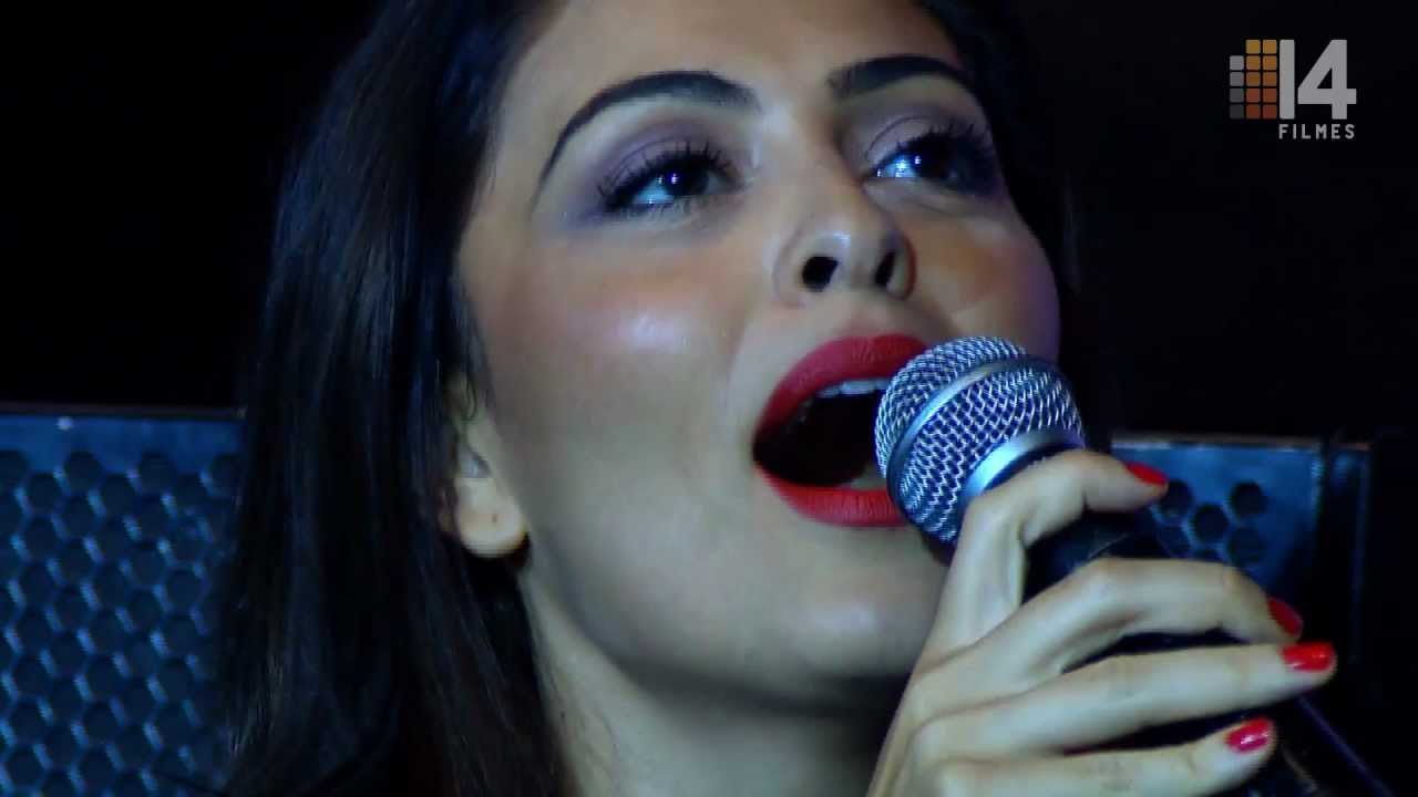 Juliana Paes | Vamos Todos Cantar de Coração