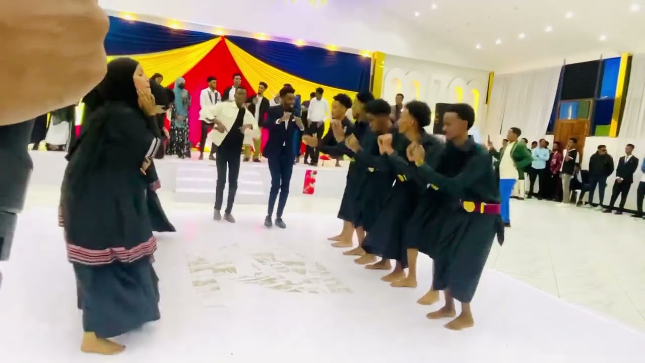 Abwaan diriiye iyo showgi nayrobi waxba kadhacay