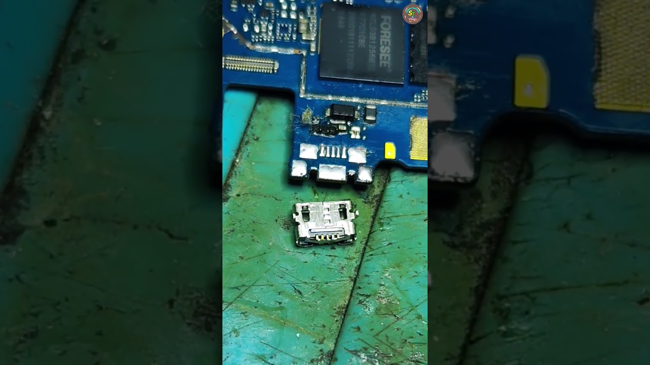 Проблема с зарядкой // Замена USB-порта 