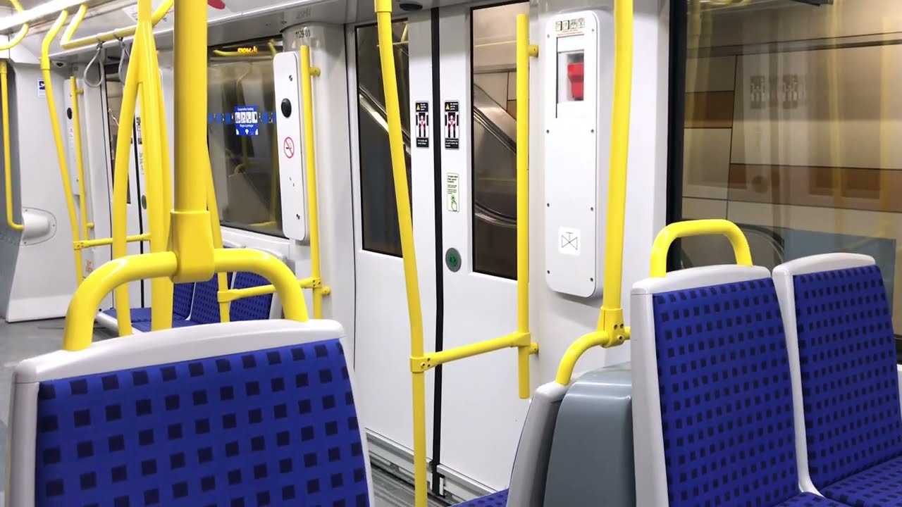 OTTAWA O-TRAIN RIDE: TUNNEY’S PASTURE TO ST LAURENT