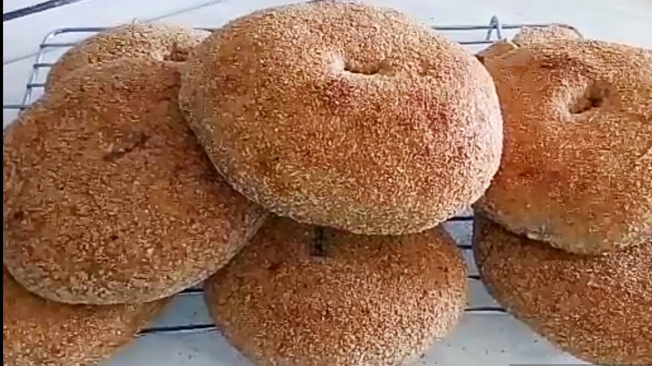 خبيزات بالخميرة البلدية بدقيق الكامل و النخالة.رووووعة..ساهلين رطبين و لدادين.Pain Bio