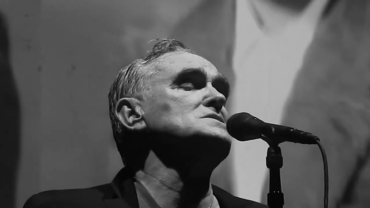 Last Night I Dreamt that Somebody Loved Me (SMITHS-song) MORRISSEY live@Zenith Paris 15-6-2025