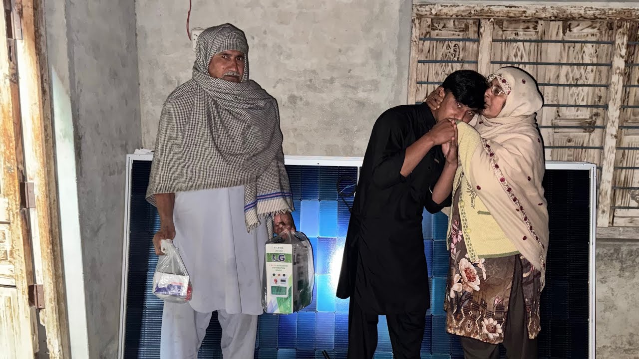 Ammi Jee Ki Dil Ki Hasrat Puri Ho Gai 🥹|| Solor System Lgwa Liya 👈|| Sab YouTuber Jhout Q Bolty 🤔