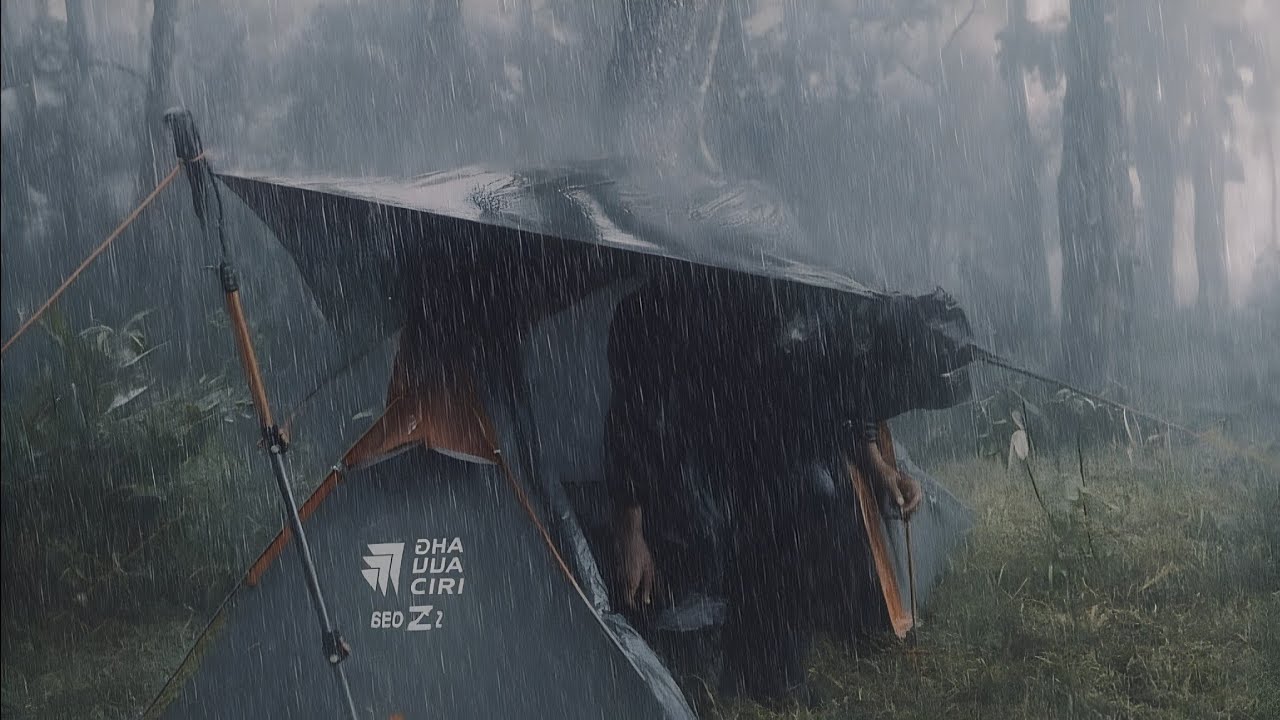 Very Heavy Rain Camping‼️Solo Camping in Cabin Tent in Rainstrom