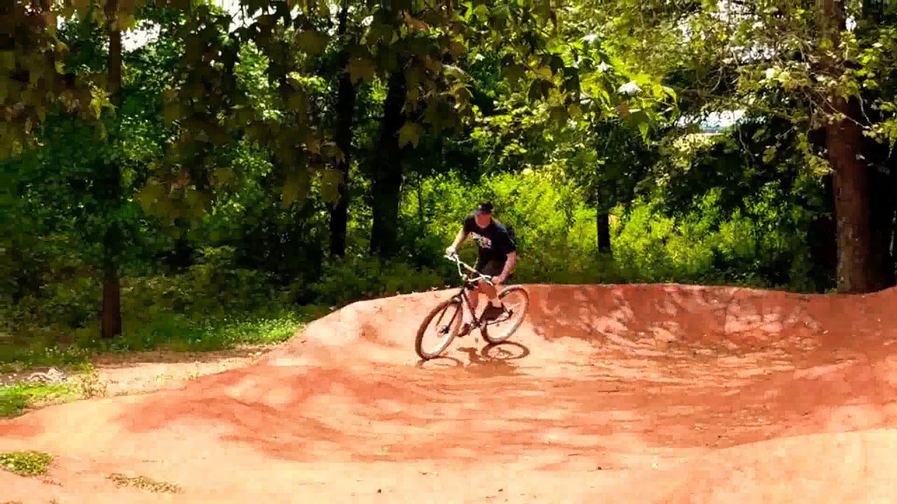 SE Bikes 27.5 OM DURO XL at the  Pump Track