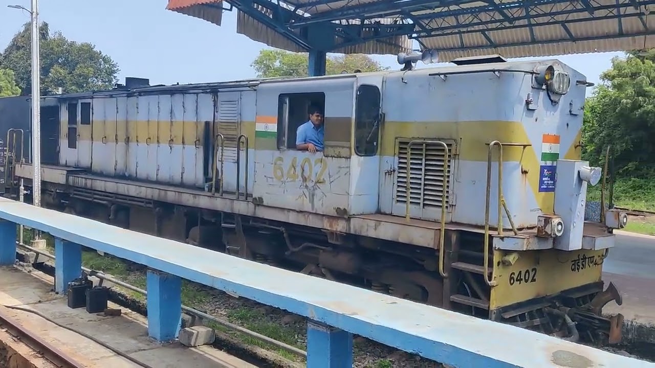 Meter Gauge Veraval Arrival Hauled by YDM4 6402