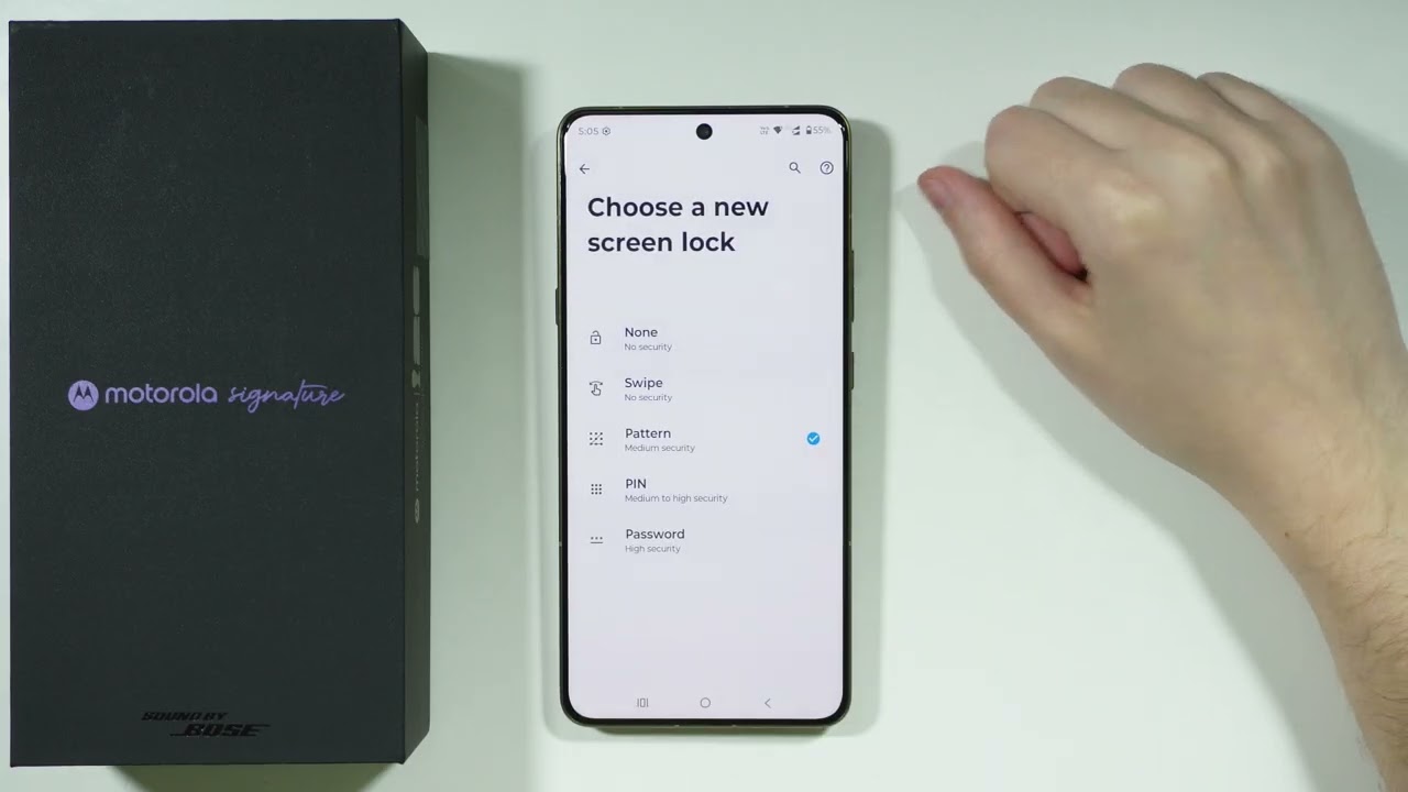 Motorola Signature: How to Remove Screen Lock (Disable Lock Screen Password)