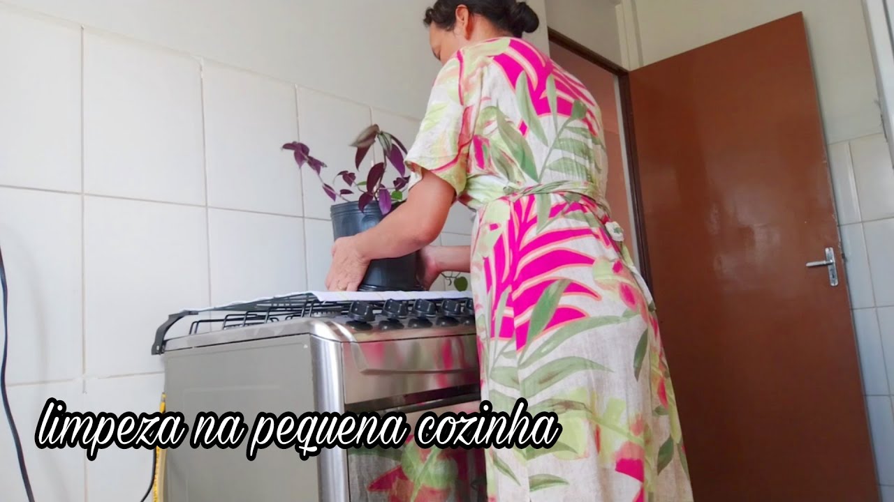 Limpeza profunda na minha pequena cozinha aconchegante