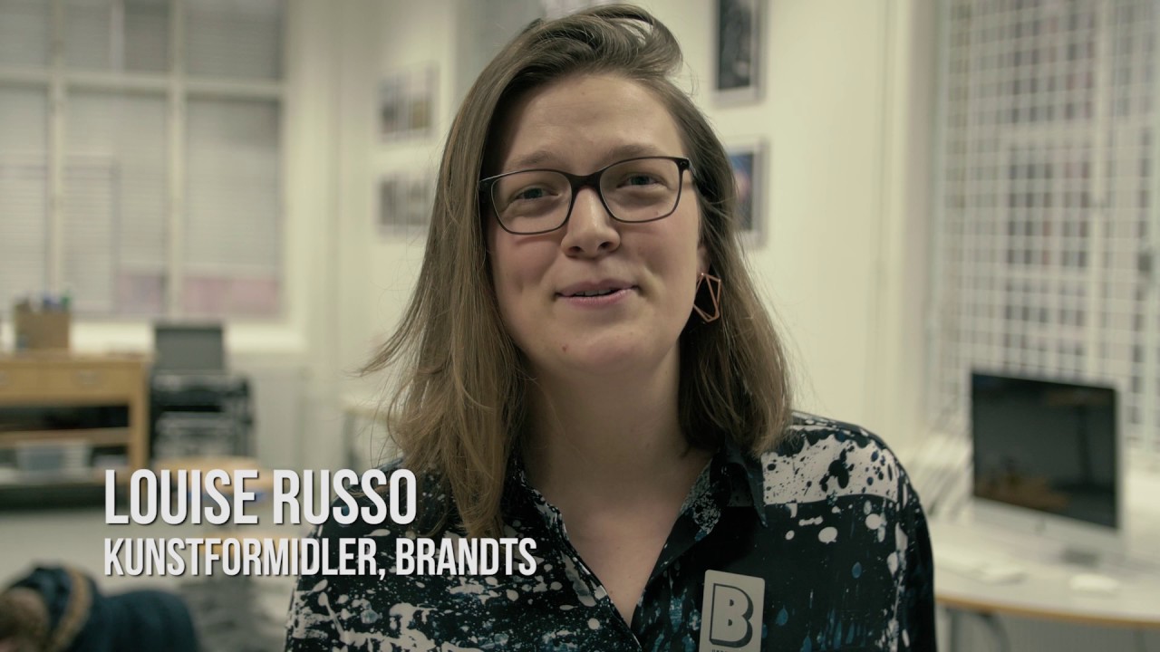 Mormor bes&oslash;ger Brandts Billedskole