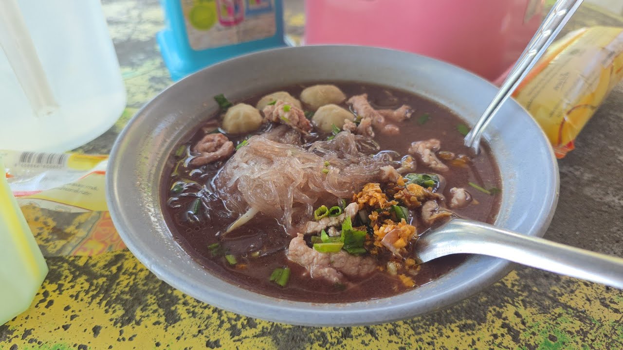 ร้านเก่าทึ่เดิม ชดก๋วยเตียวหมูน้ำตกมะละสดๆแก้มจ้า