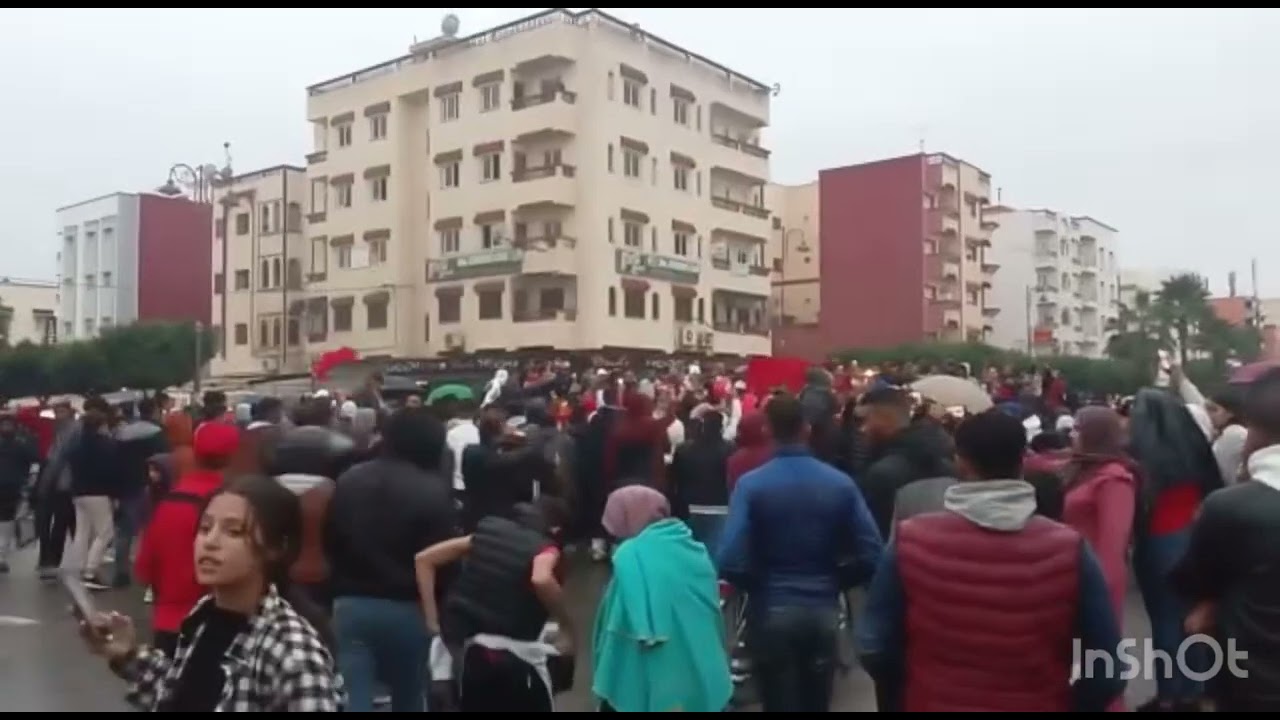 أجواء فرحة  الجمهور المغربي بفوز المنتخب جمهور مدينة سيدي سليمان
