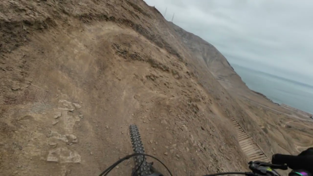 Enduro / Downhill en el Morro Solar de Chorrillos, Lima, Per&uacute; 🇵🇪  23/07/2025