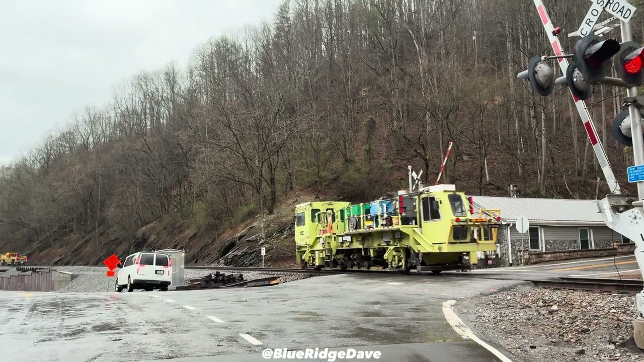 CSX MOW on the Move on the Blue Ridge Subdivision 