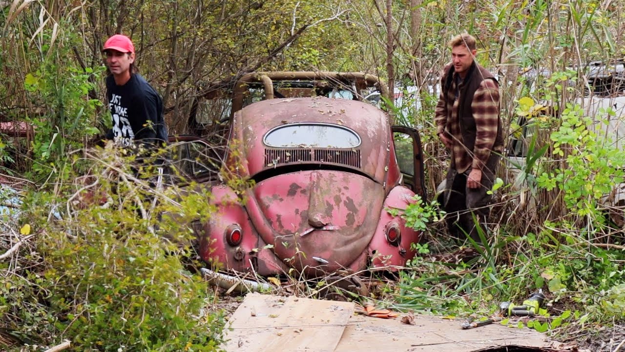 Брошенный редкий VW Beetle 1955 года, найденный захороненным на свалке, простоявший 51 год. Спасё...