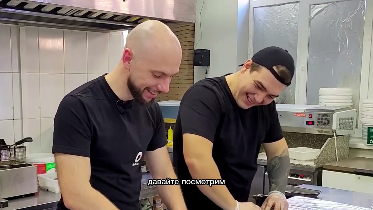 Готовим вкусный ролл с лососем. Рецепт SushiYa