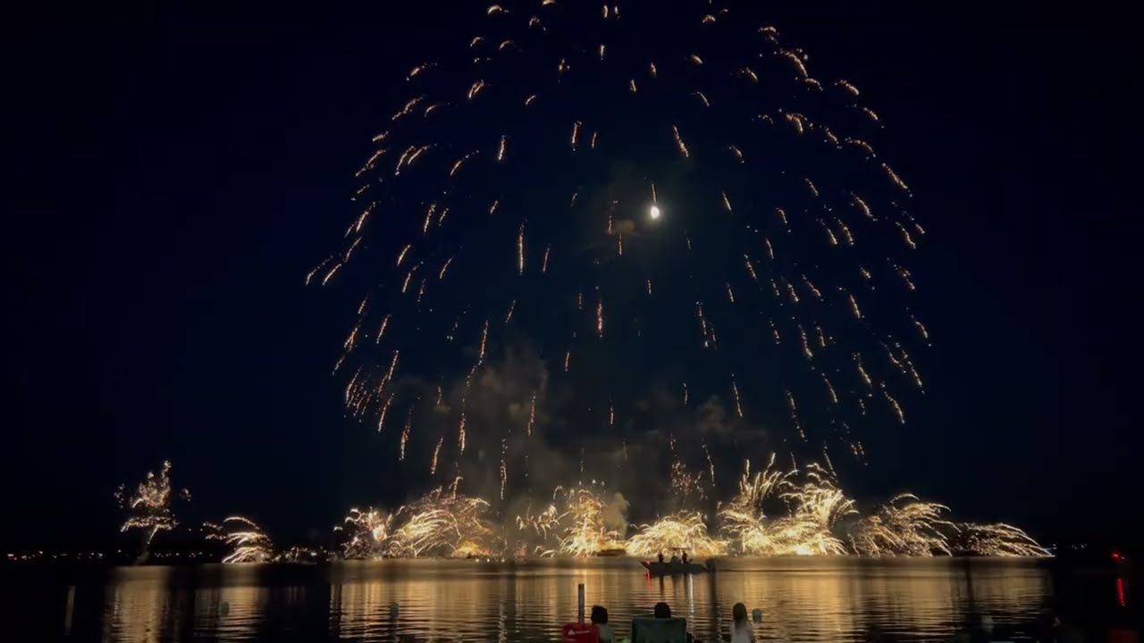 July 4th Magic over the water