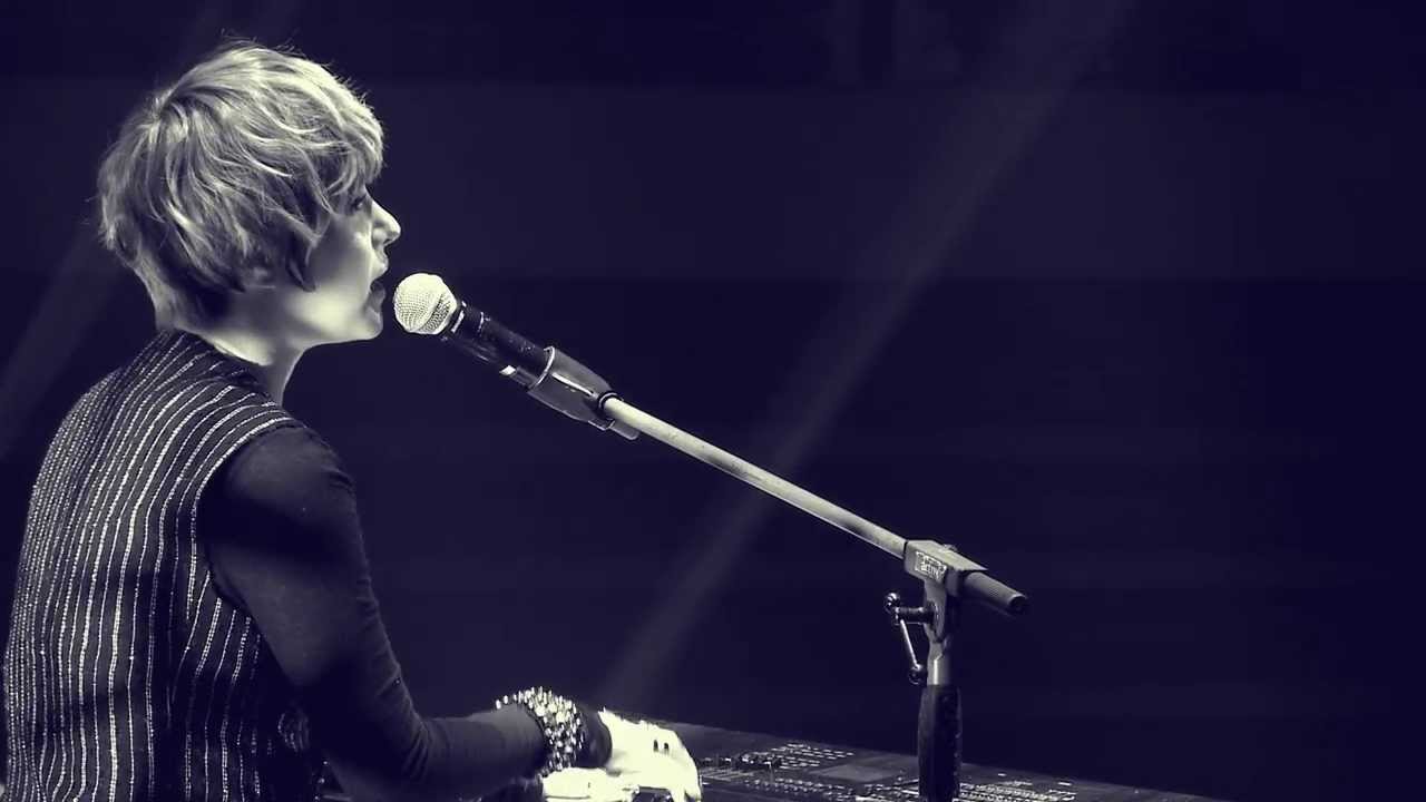 거미 (GUMMY) - 내 생각날 거야 (You will think of me) M/V (Live ver.)