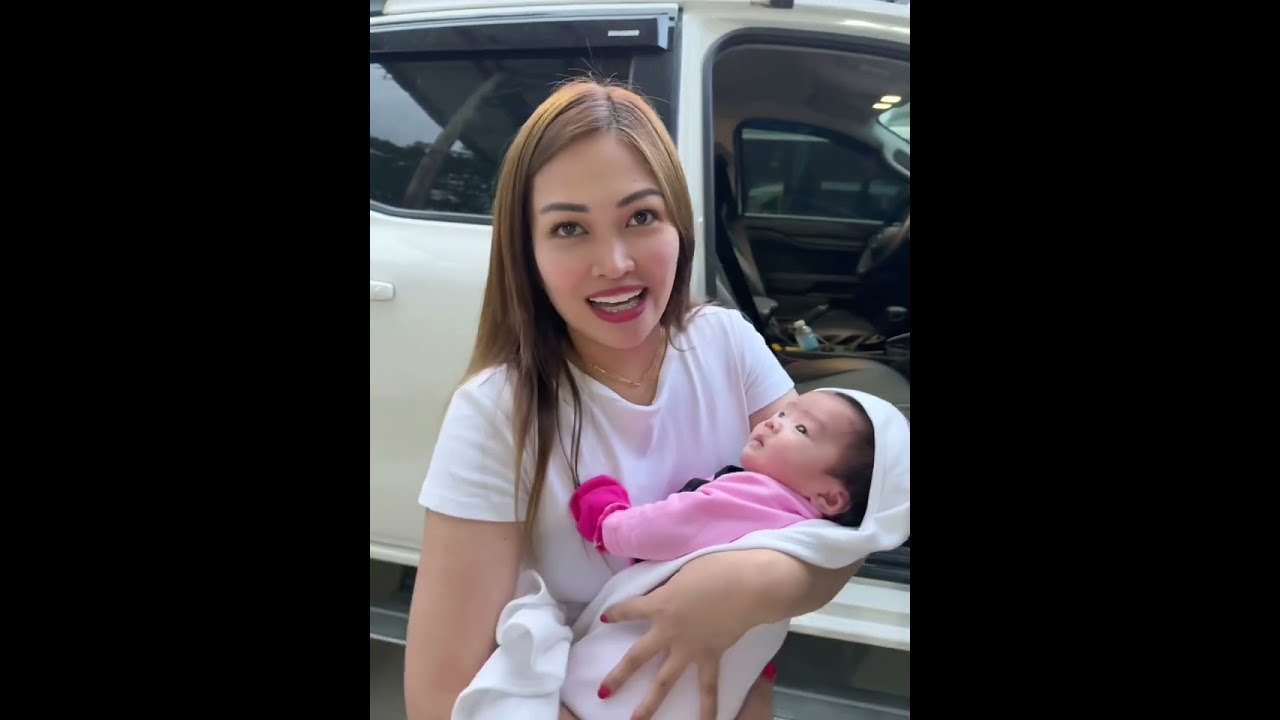 Nahulog si baby ailiya sa car PRANK Hahaha