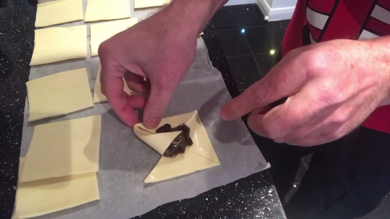 Puff pastry mince tarts