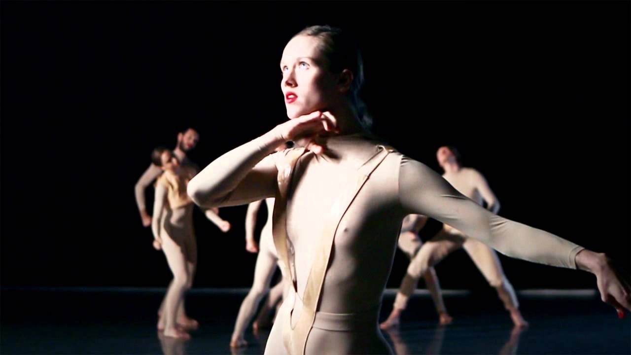 Дом Шарон Эяль и Гай Бехар / Batsheva Dance Company