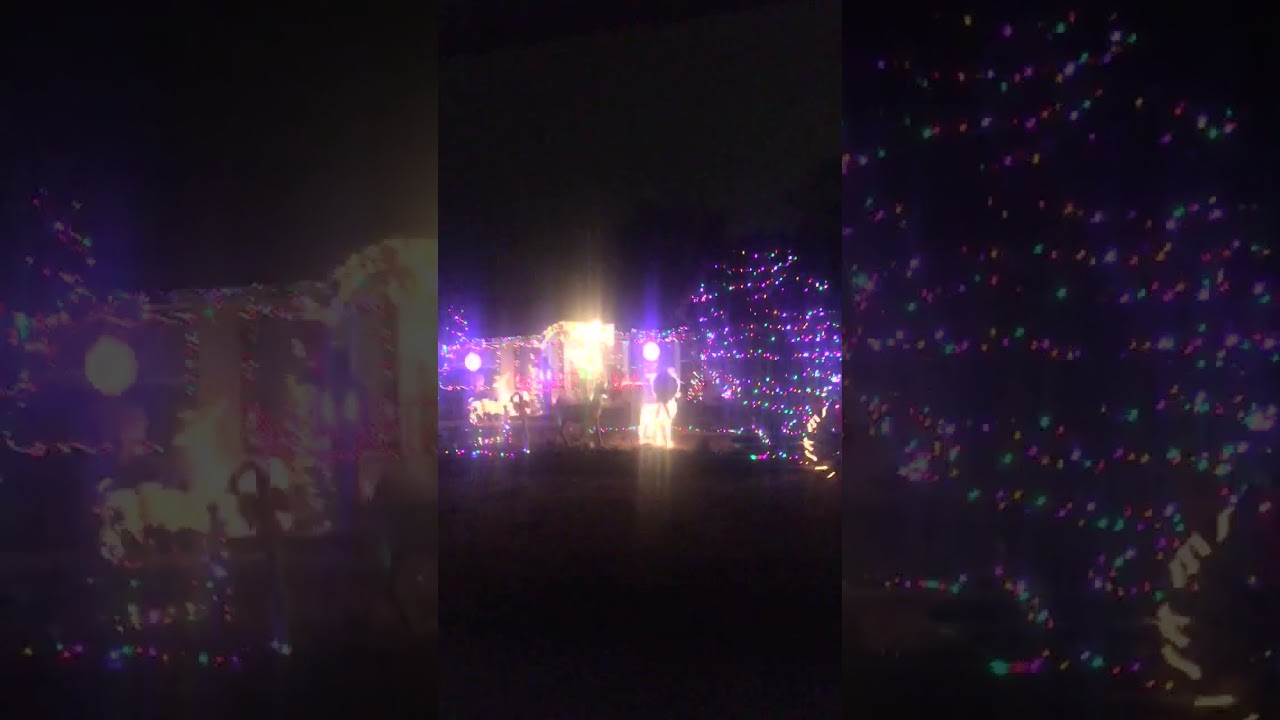 Some dank Christmas lights 😎🎄