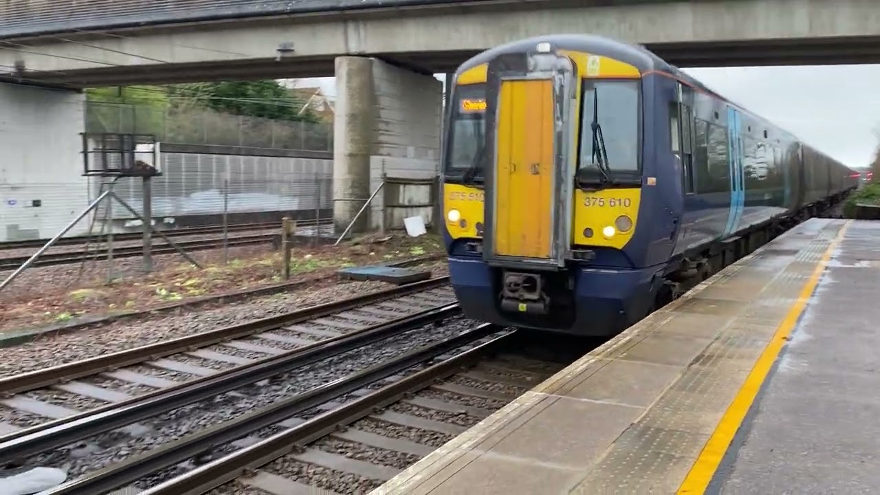 375 610 + 375 616 At Westernhanger 