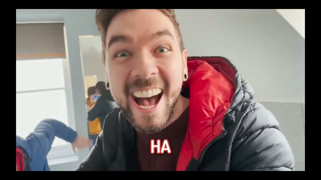 tommyinnit and jacksepticeye being chaotic for 4 minutes and 48 seconds
