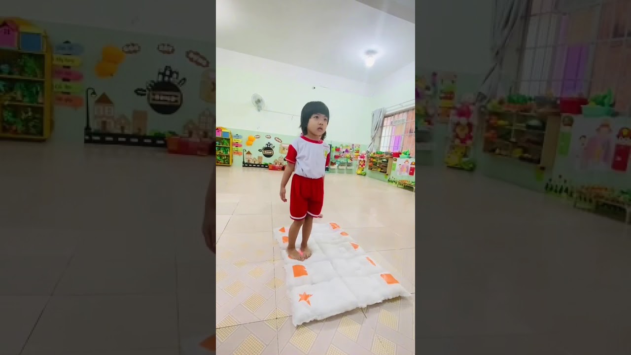THẢM NHẢY ÁNH SÁNG