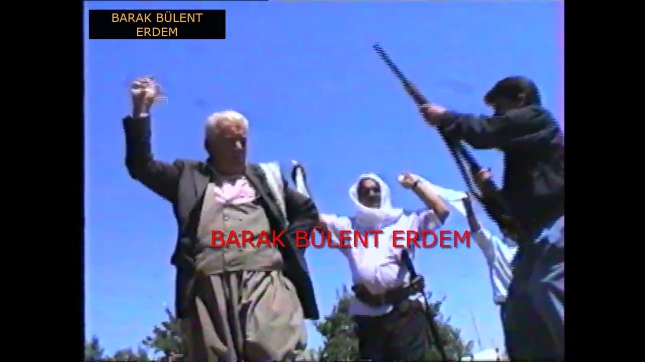 MIZARLI AŞIK MEHMET DE BAŞ ÇEKERMİŞ