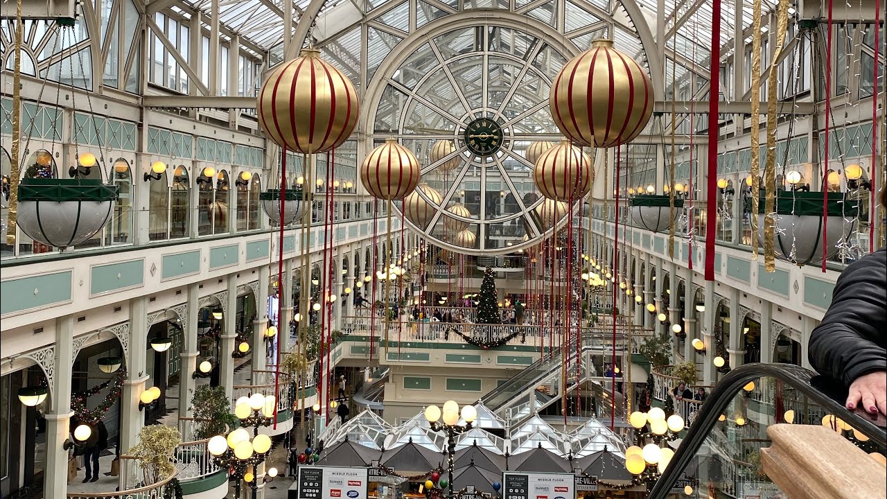 A morning stroll in Dublin during Christmas ♥️ #dublin #ireland #christmas