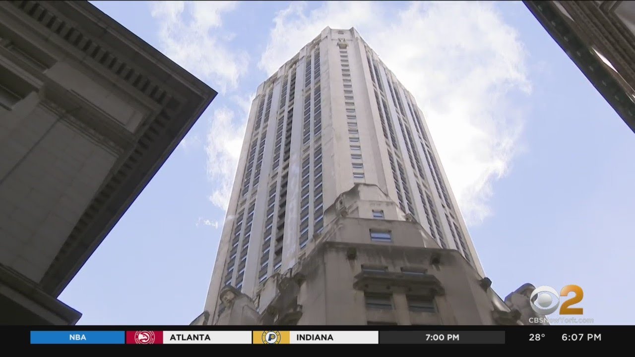 Manhattan high-rise tenants demand elevator repairs after months of problems