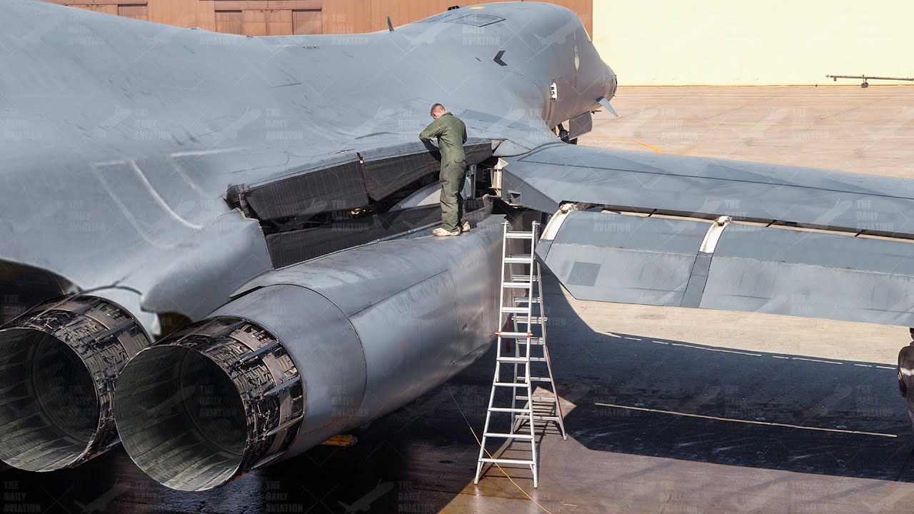 Поддержание гигантского B-1 стоимостью 400 миллионов долларов перед взлетом на Full Afterburner