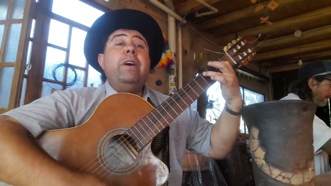 Cantor Cesar Daniel Peletay. Tonada. Apenas pintaba el sol. En el Rancho Cultural La Condorera 