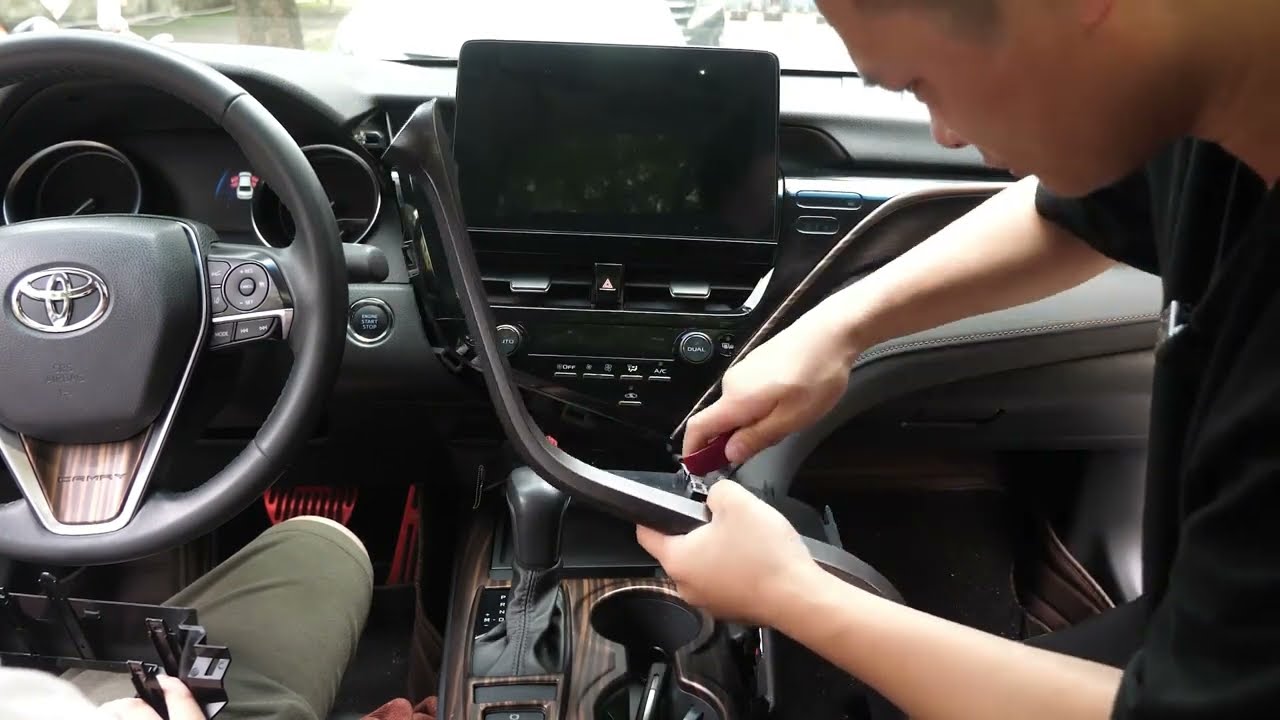 Toyota Camry original screen Modify to 12.3