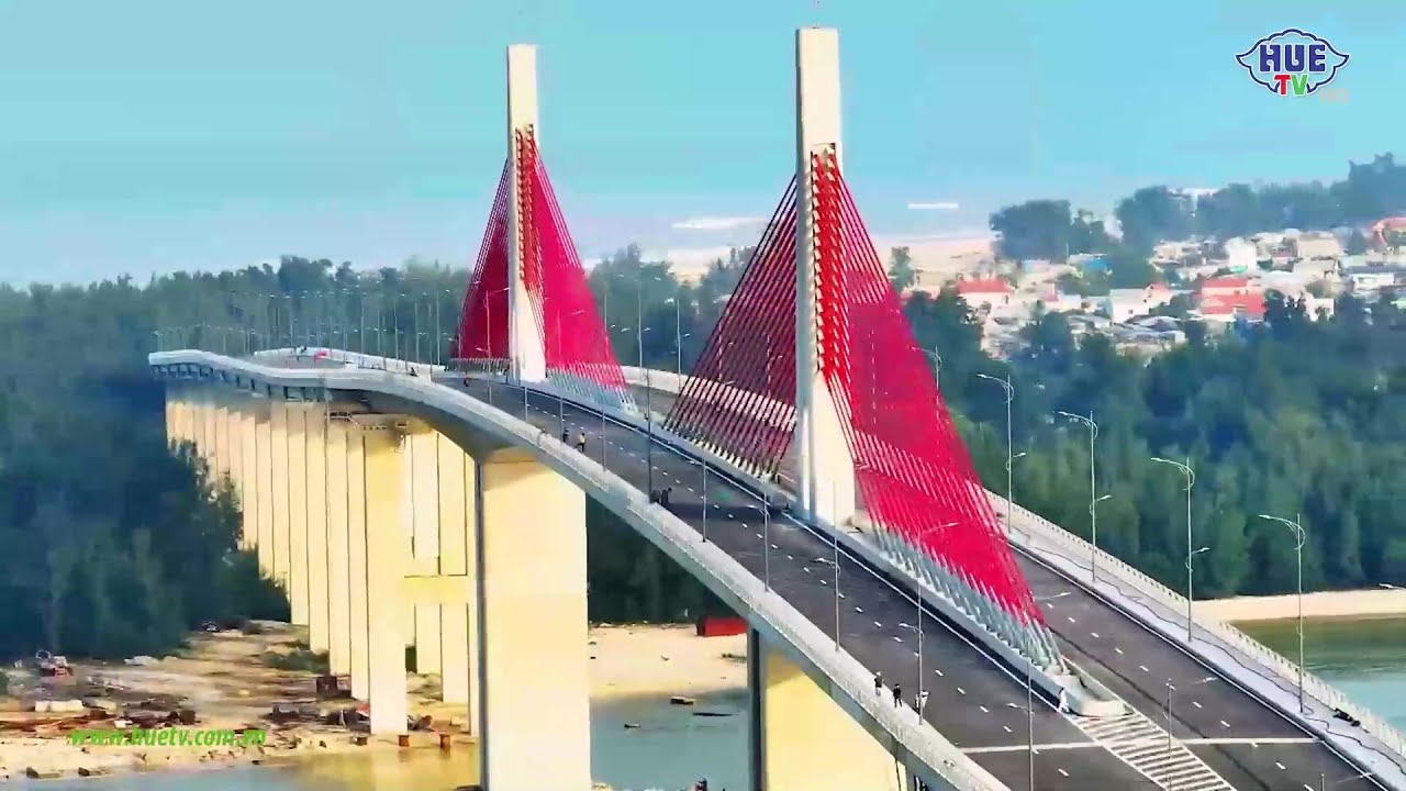 Cầu vượt biển Thuận An trễ hẹn thông xe do vướng mặt bằng