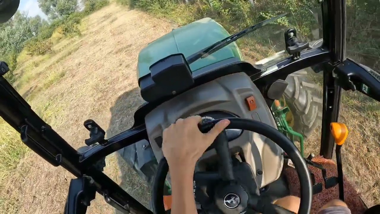 Cab view | John Deere 5090 GF  |  Calderoni Mulcher 1,80m  |  Mulching