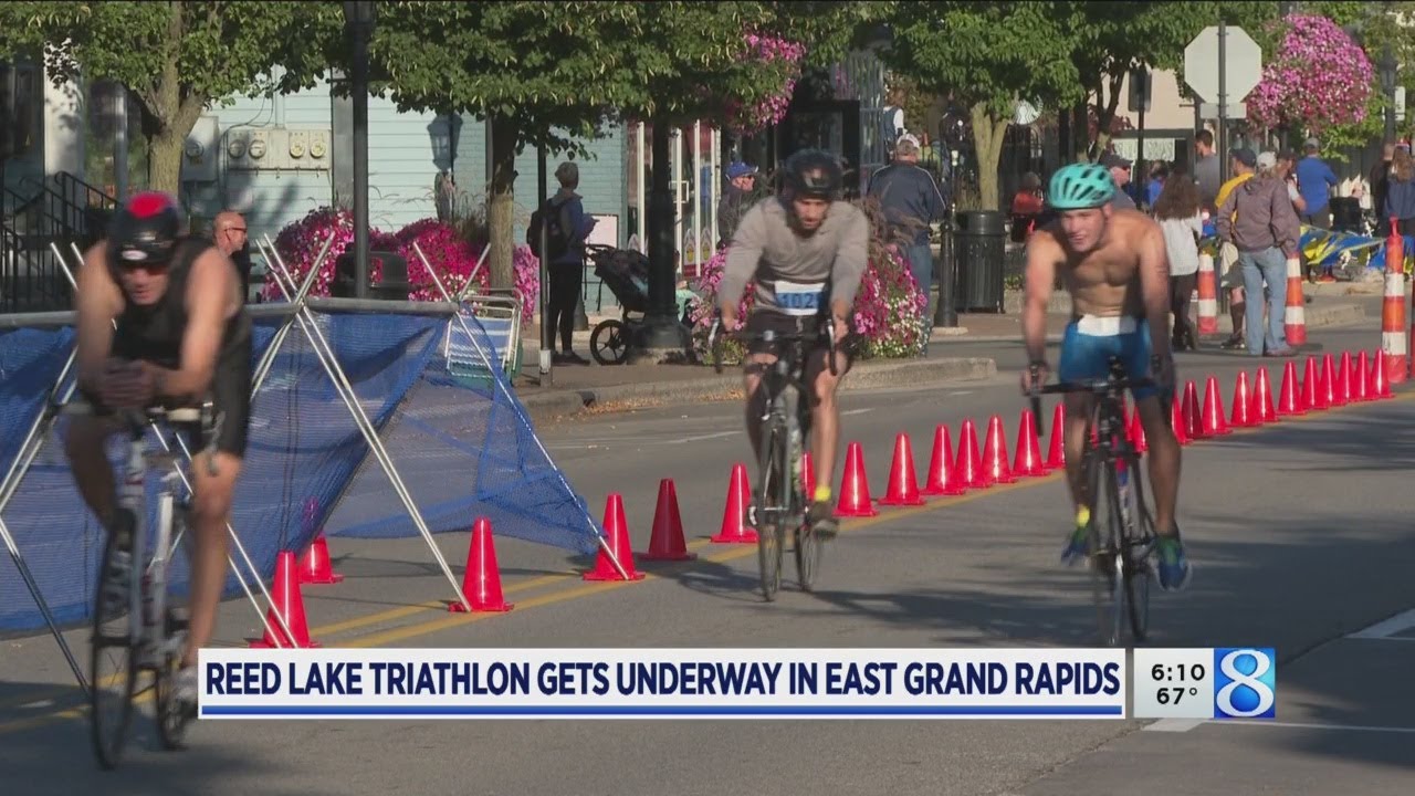 Hundreds compete in Reeds Lake Triathlon