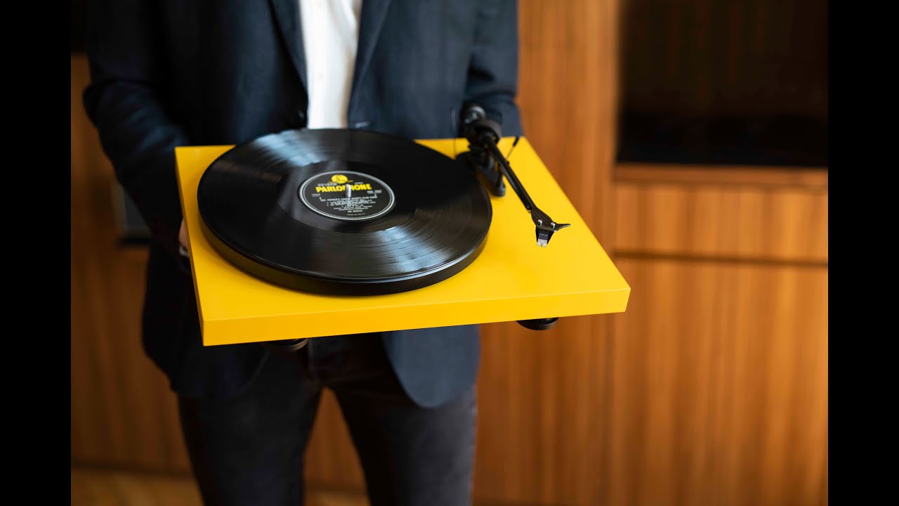 Setting up the tonearm on a Pro-Ject Debut Carbon EVO