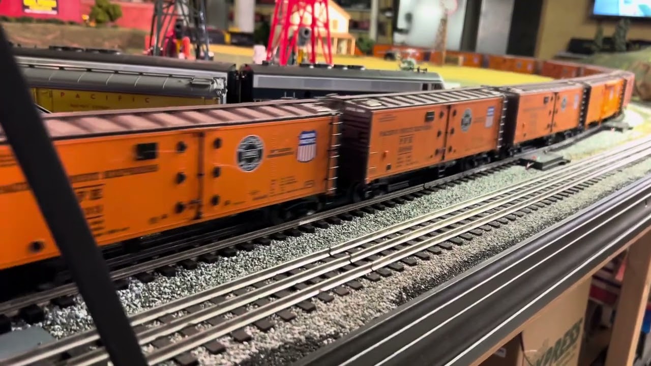Warbonnet F3 ABBA in charge of a 43 car PFE train.