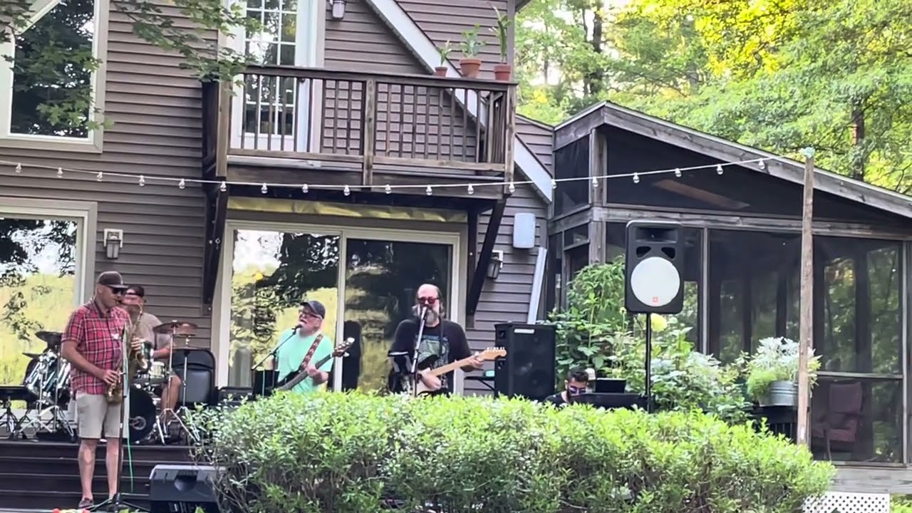&ldquo;Wormholes&rdquo; with Seth from The Funk Mafia #livemusic #saxophone #hudsonvalley #jamband ​⁠