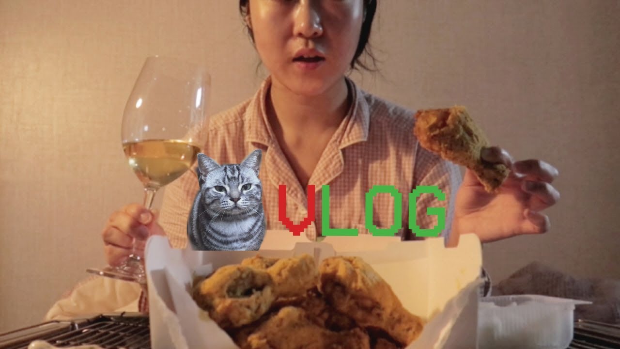 [먹방 브이로그] 뿌링클+치즈볼🍗 아웃백 혼밥🍷 케이크 한판 먹으면서 책보고 영화보는 조용한 주말