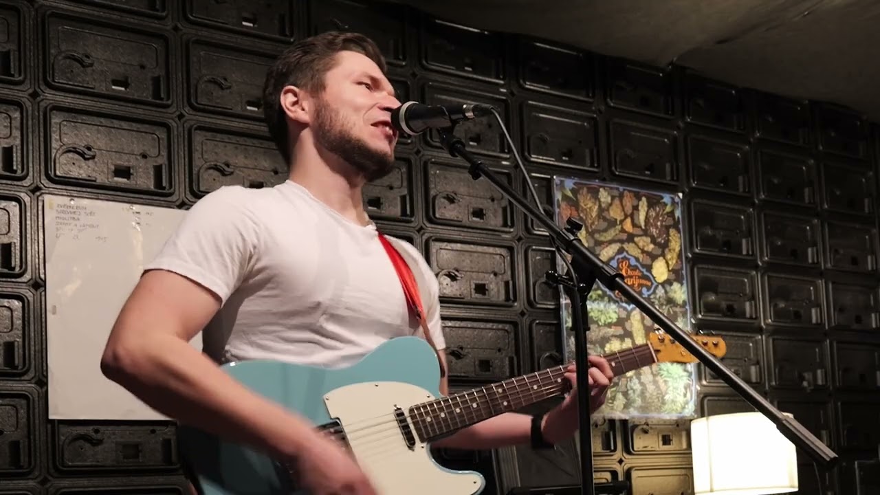 Glate - Another man falls down live session