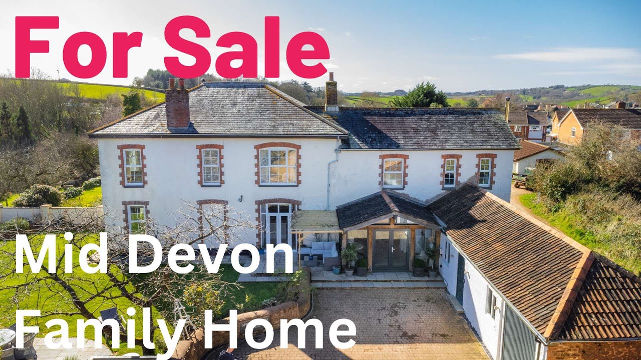 Property Tour | Spacious Family Home in Village Edge Location